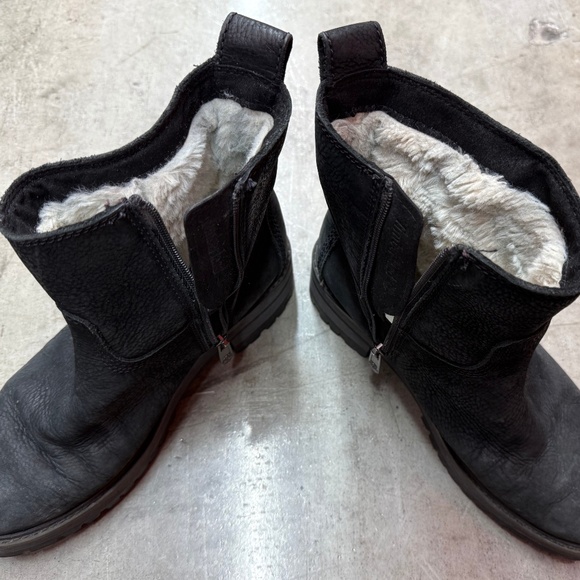 Timberland Women’s Ankle Boots A257S-A3919 — US 7.5W - Like New (used once) - Picture 2 of 9